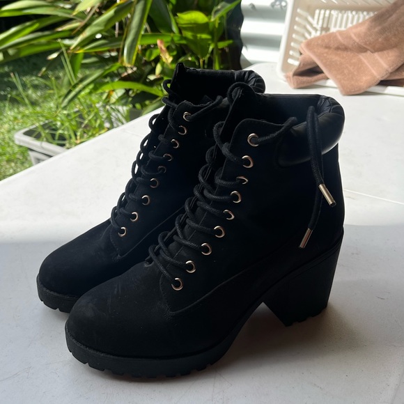 Pair of Naipalm Boots by London Rebel - Laced Boots - Picture 3 of 8